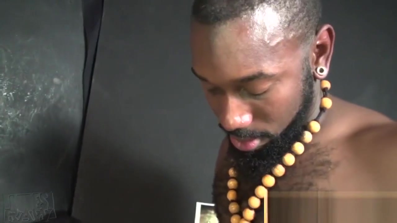 DRAGON18CM - VIDEO 001 - BLACK MALE MEN FUCKING THE PRIEST!