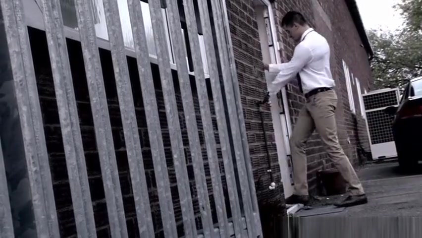 Muscular office hunk pounding tight ass
