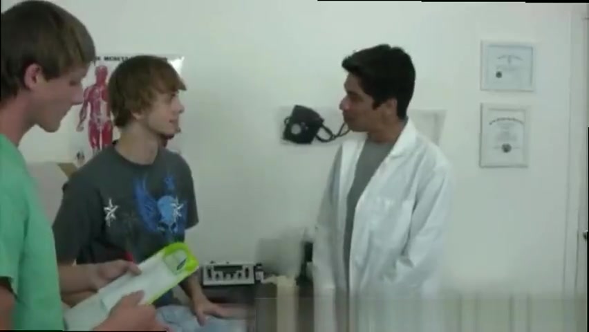 Gay gets nude at the doctors office