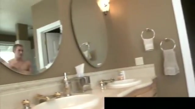 Pornstar Mason Wyler jerking off