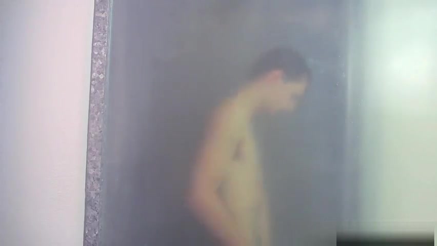Jasper Robinson enjoys jerking his cock while showering
