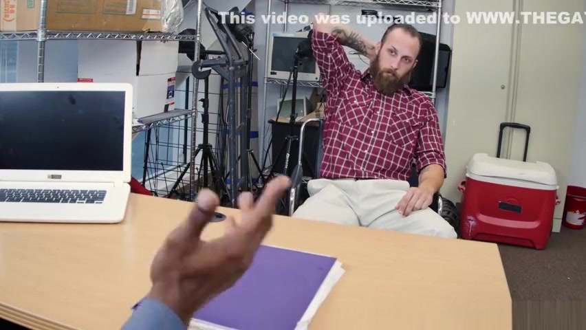 Bearded casting straighty spreading cheeks
