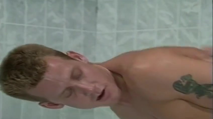 kinky Shower Room