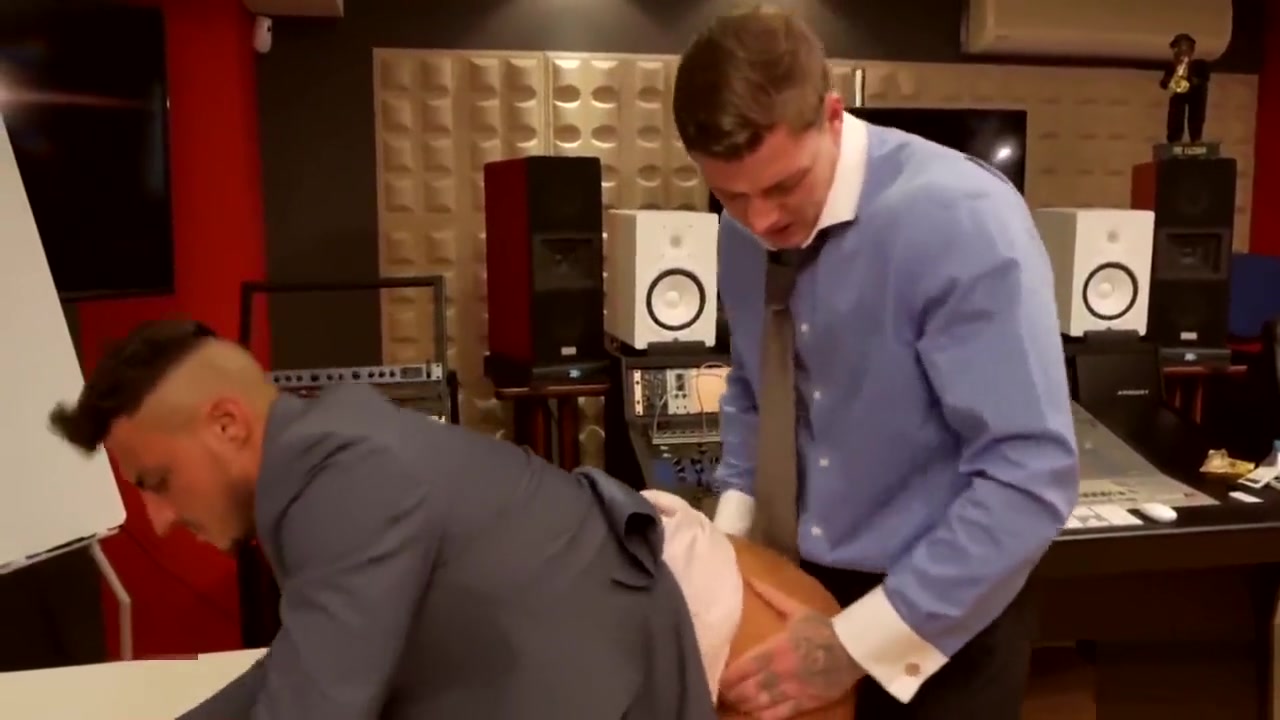Office Hunks makes a sextape