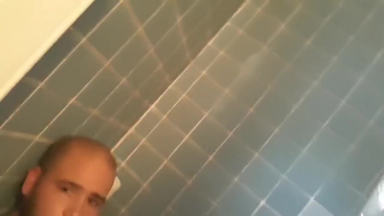 Male Solo Shower Piss and Jerk Off