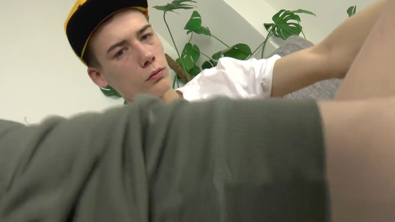 Young Skater Boy - Handjob Casting