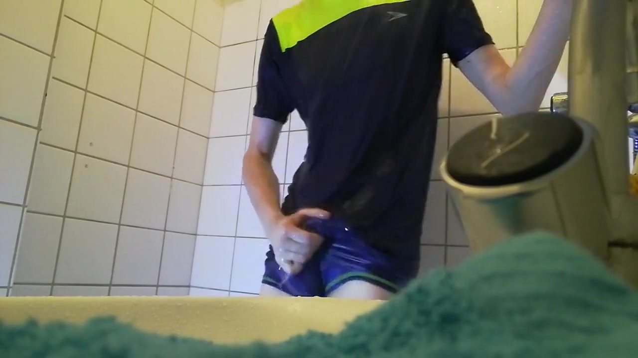 Shower Wank With Cum Load In The Sink