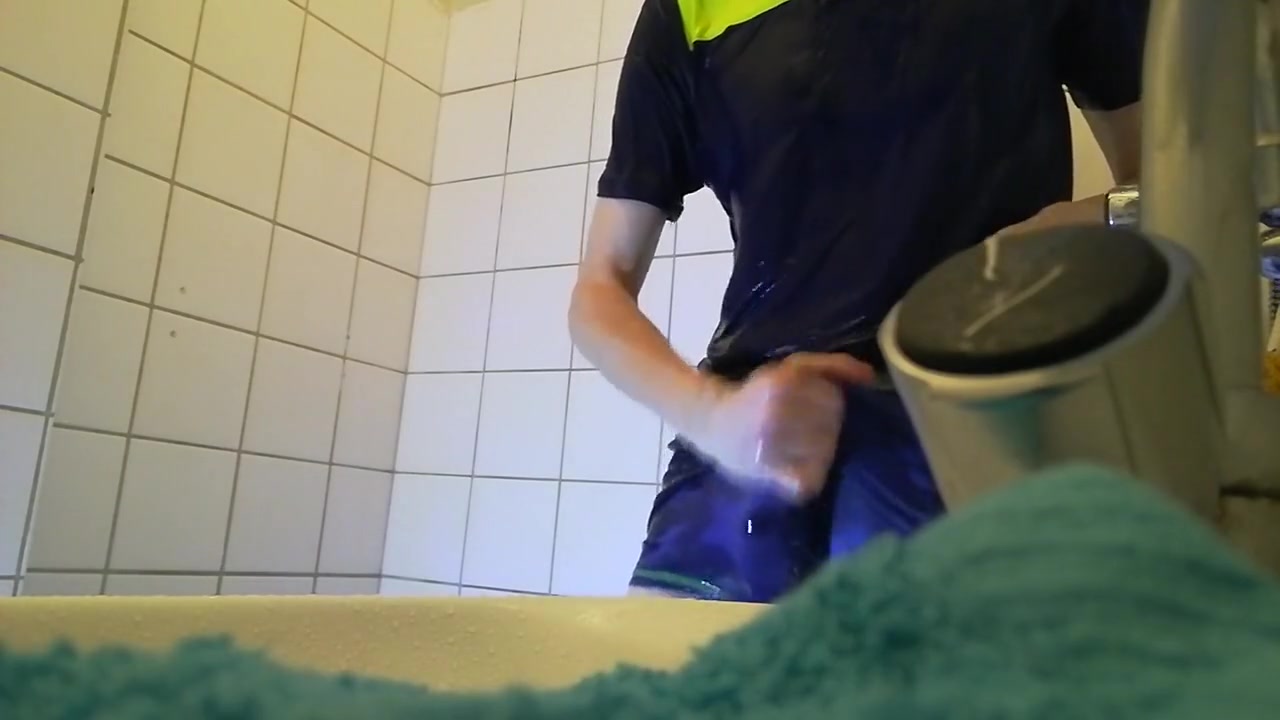 Shower Wank With Cum Load In The Sink
