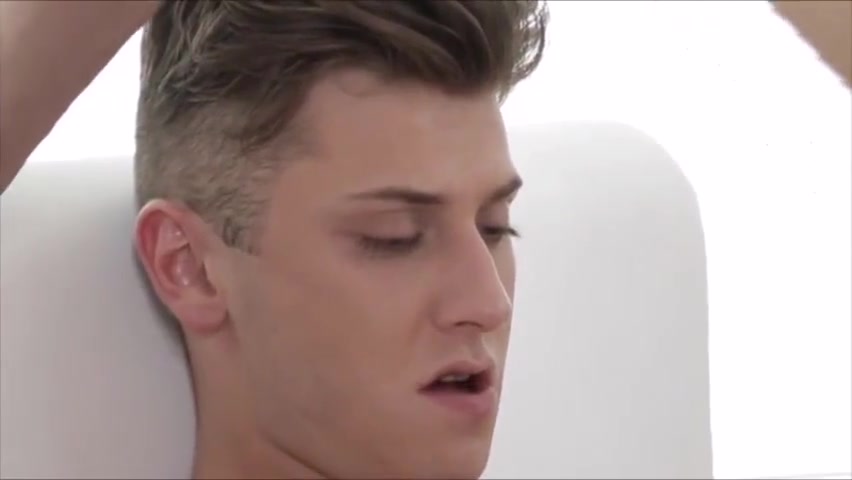 Twinks In Shower & Fuck Bareback