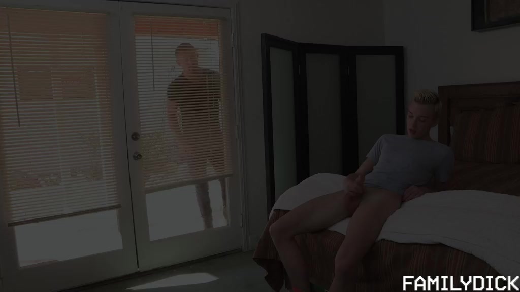 The Boy Next Door Ch 1: Peeping Neighbor - Ryan Evans, Jesse Zeppelin