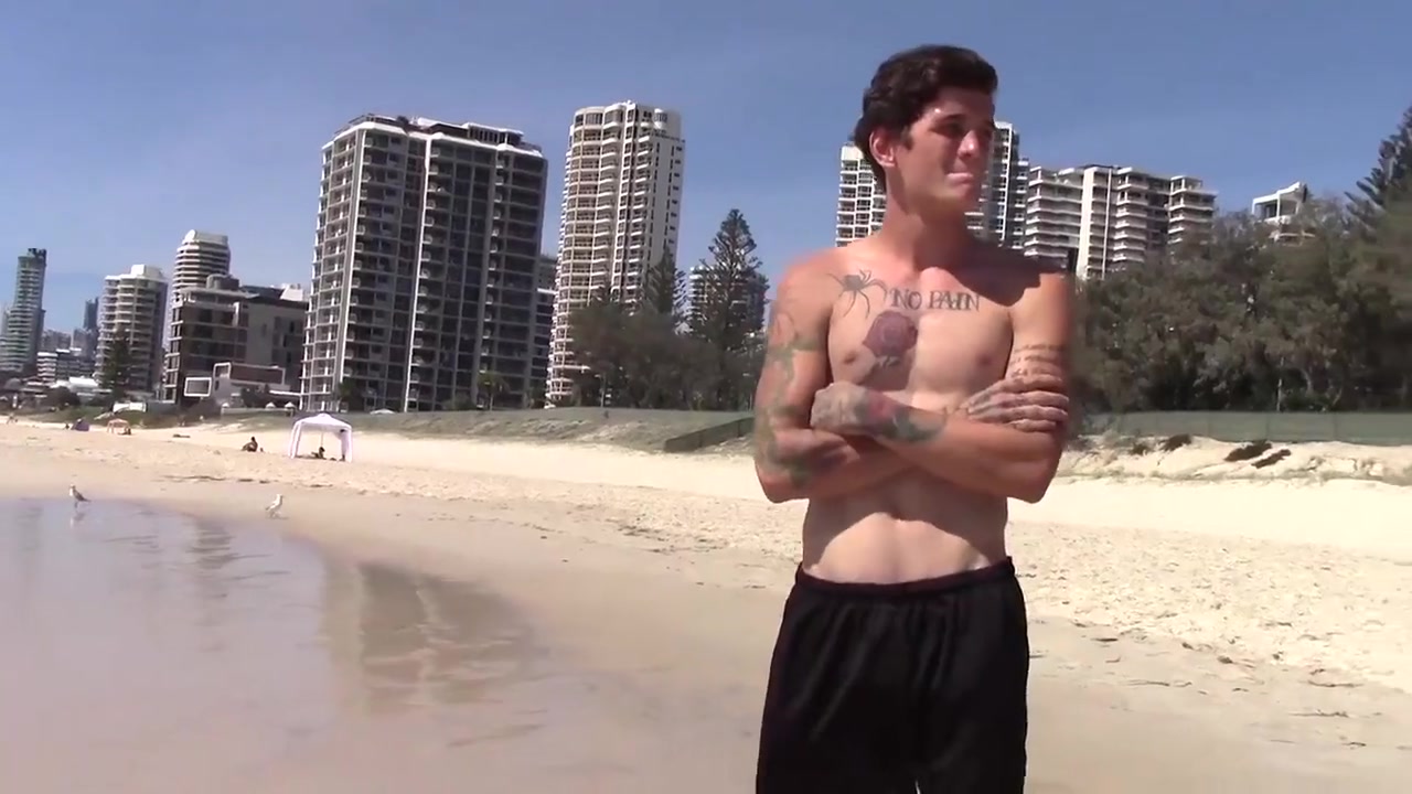 Hot Aussie Boy Billy Gets Serviced At The Glory Hole