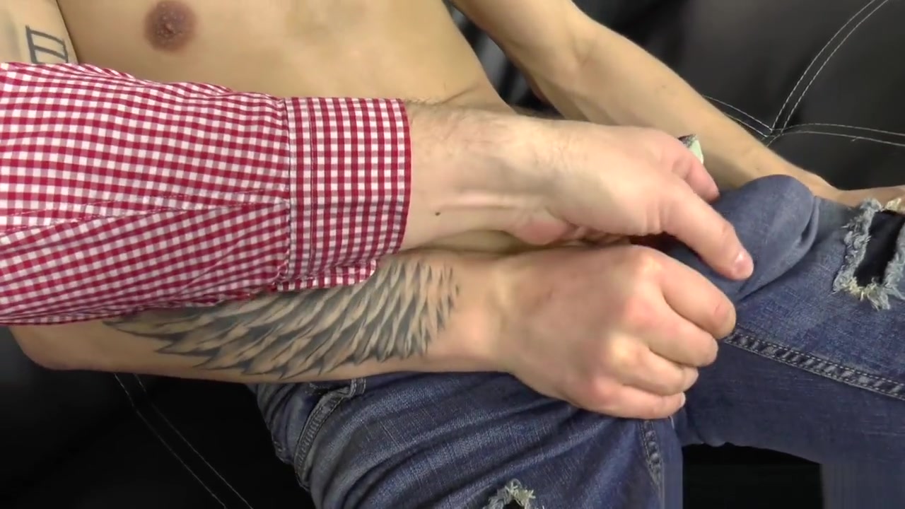 Handjob Casting - Skater Boy