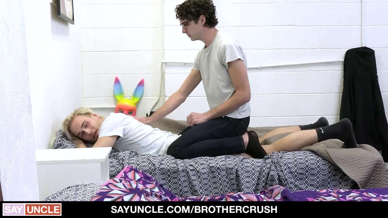 Stepbro Helps Me Scratch That Itch - Mark Something, Trent Marx
