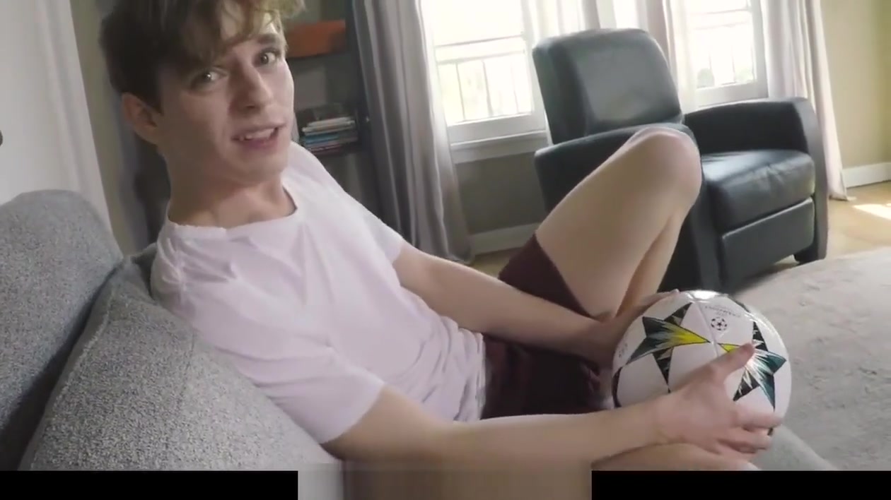 Step brother CRUSH- HUNG teen 18+ IN SOCCER GEAR FUCKED BY STEP-Step brother