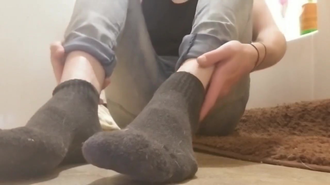 Dildo massaged by hot size 16 feet !!! With sound