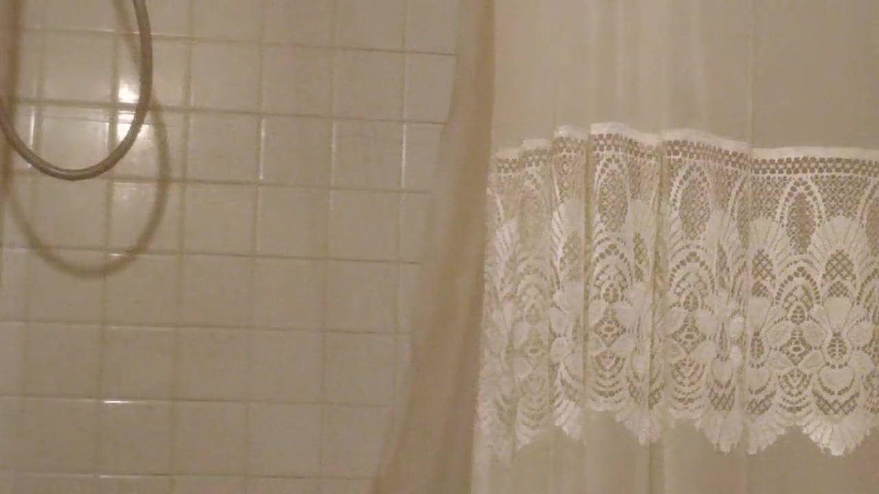 Stud Shower Edging
