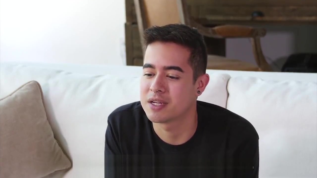 GayCastings Casting agent fucks newbie