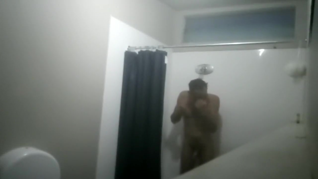 Steve Patrick wanking showering cam