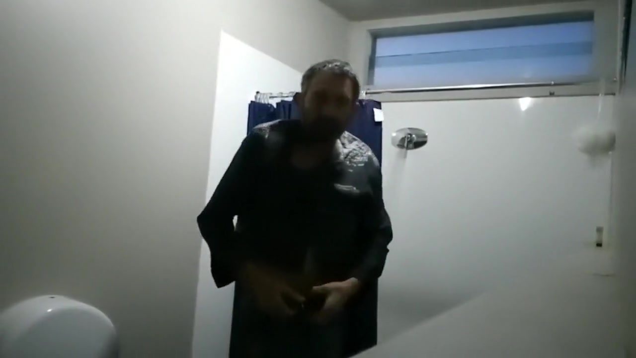 Steve Patrick wanking showering cam