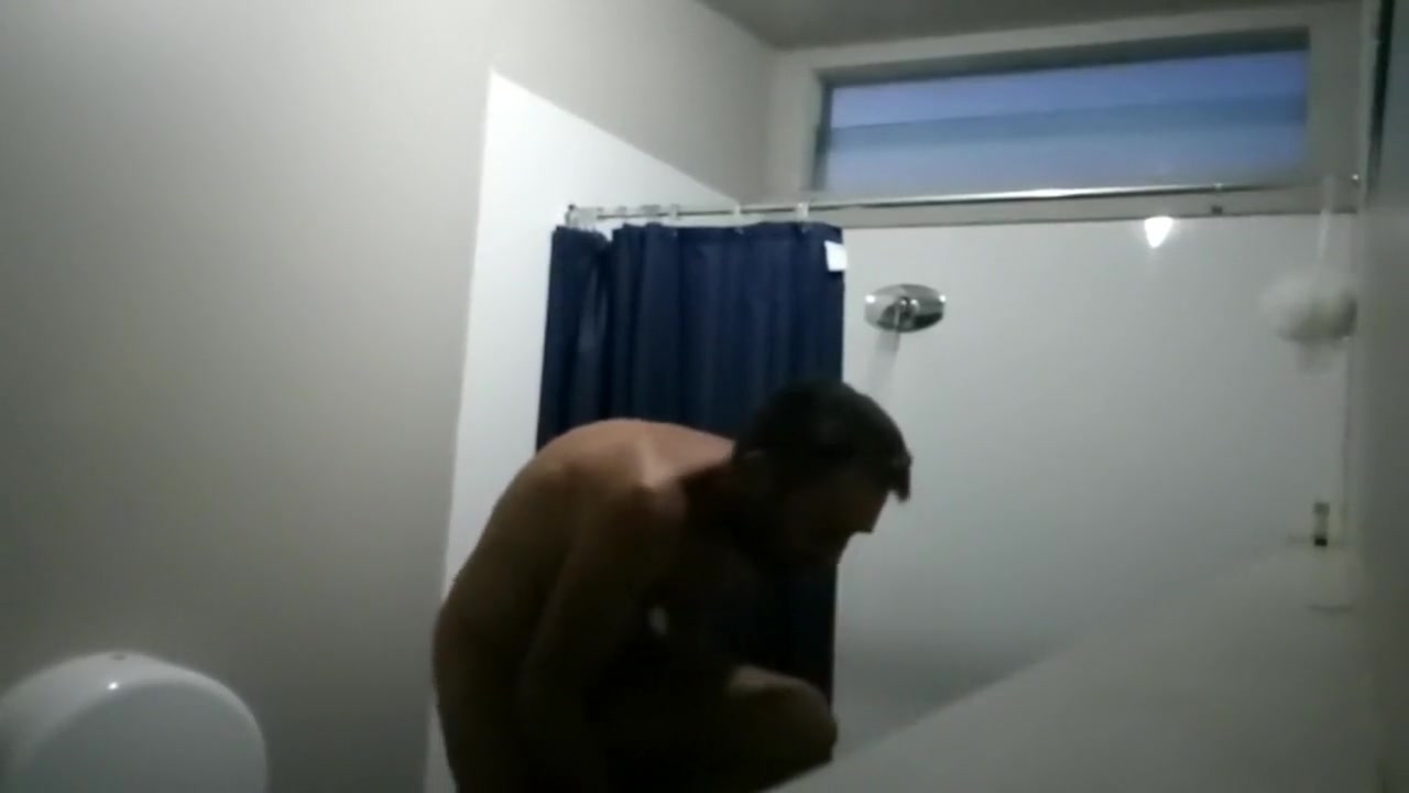 Steve Patrick wanking showering cam