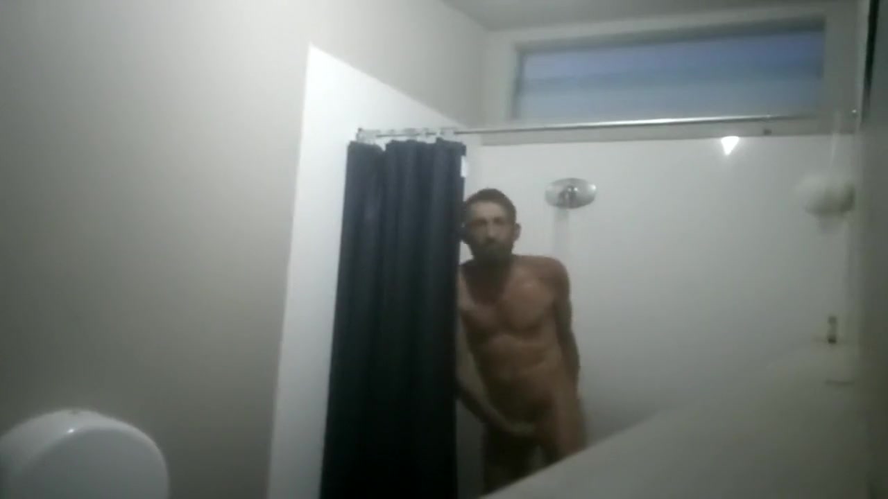 Steve Patrick wanking showering cam
