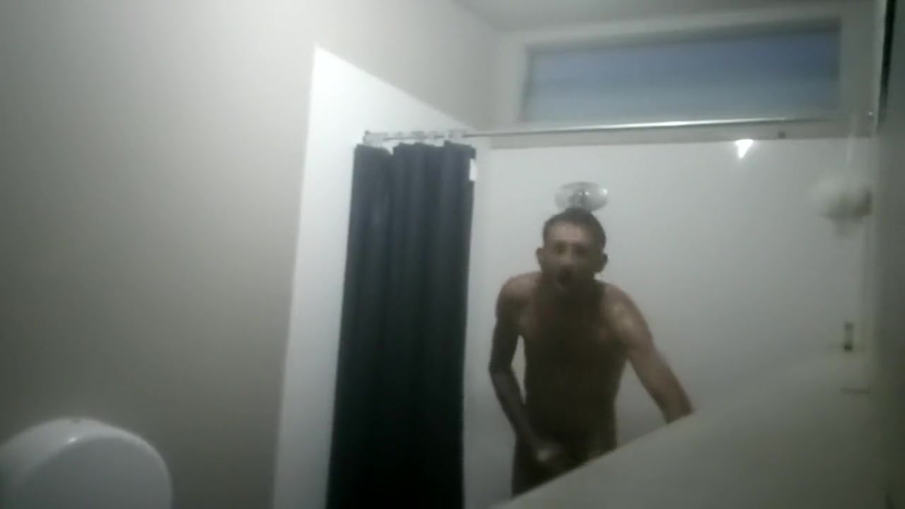 Steve Patrick wanking showering cam