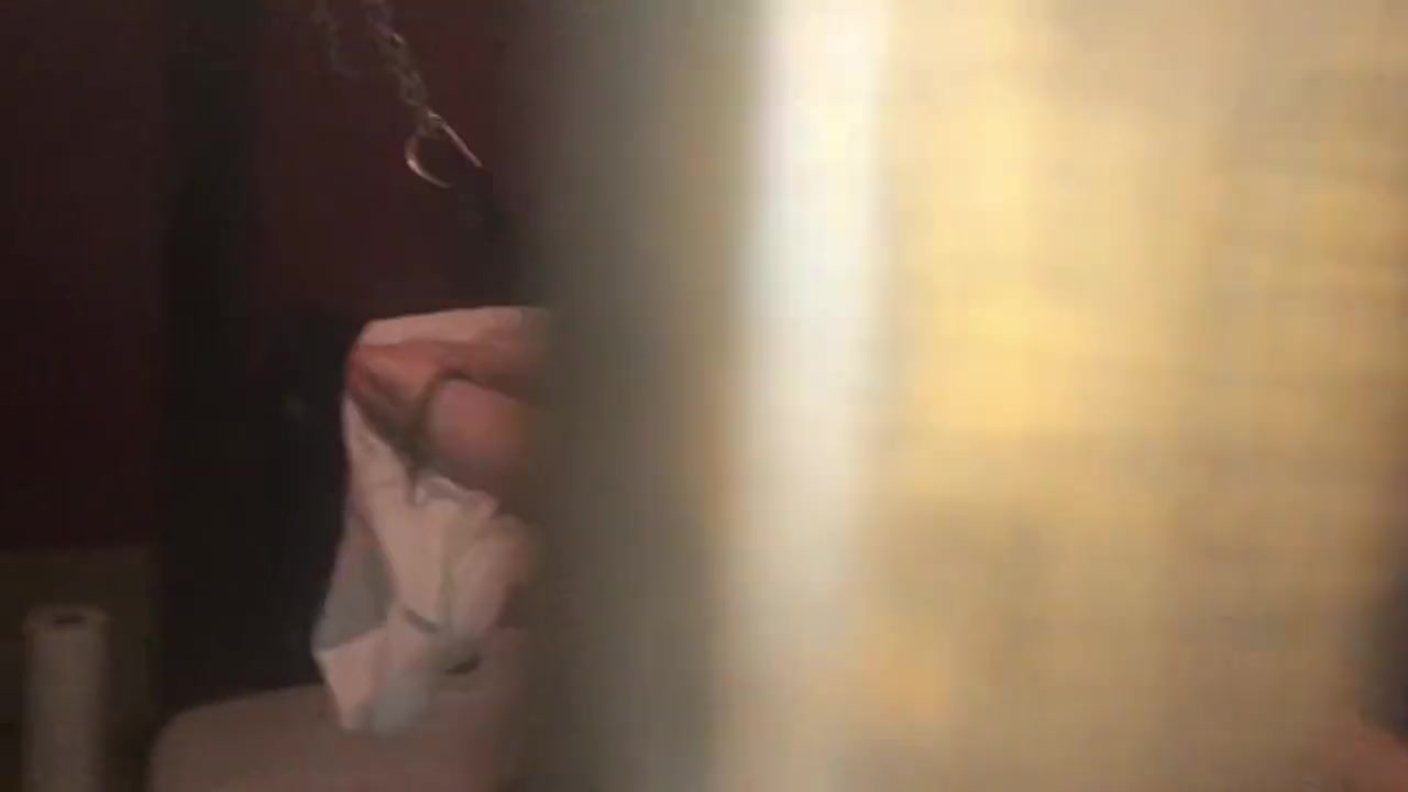 11-02-2018 Bicep deep fisting in the bathhouse sling