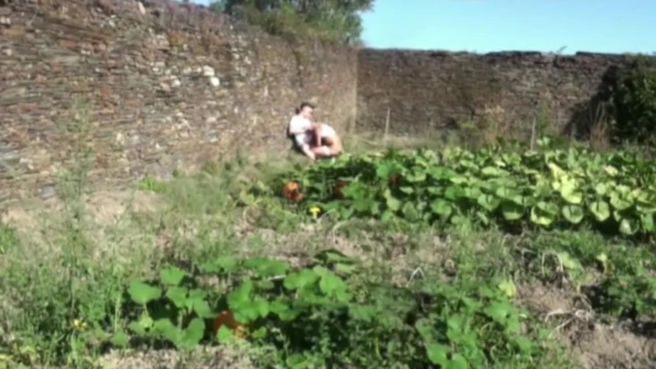 Arab fucked by twink in exhib garden - CrunchBoy