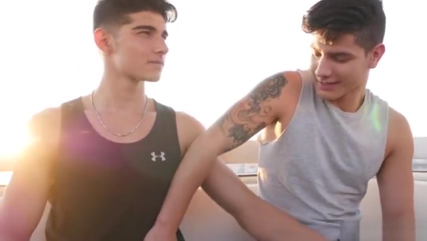 Muscle twinks bareback with massage