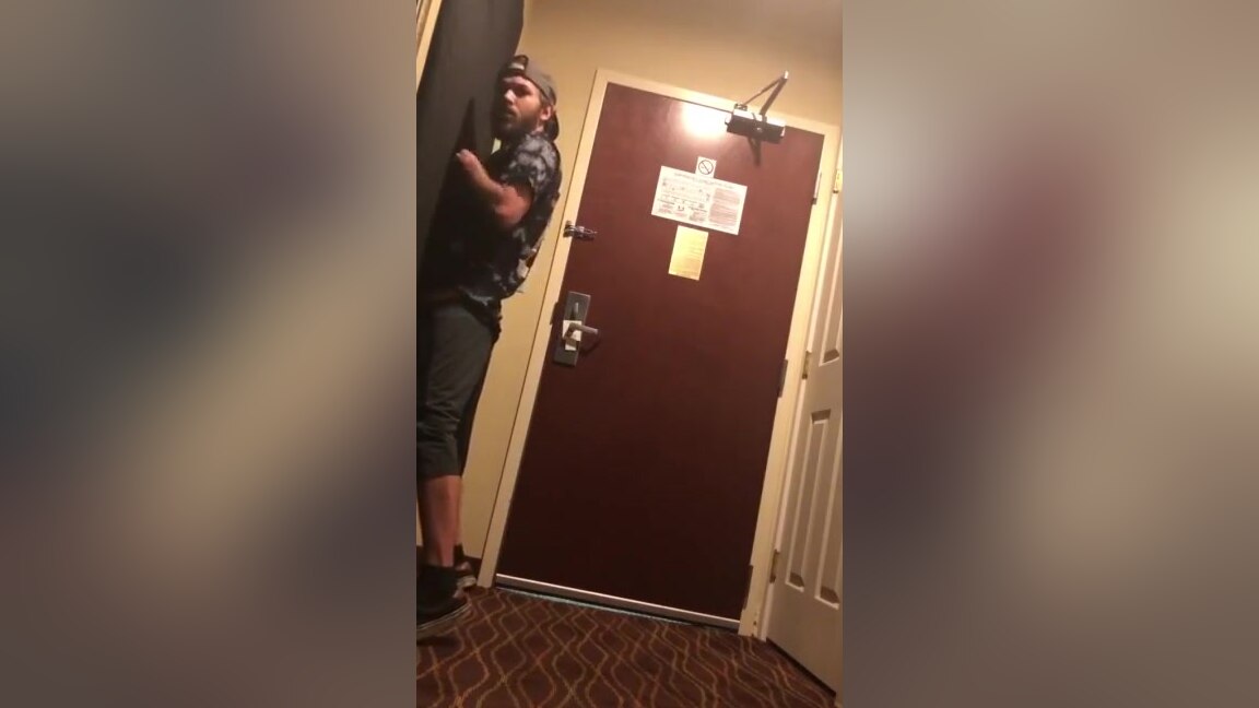 Straight Guy Tricked at Hotel Gloryhole