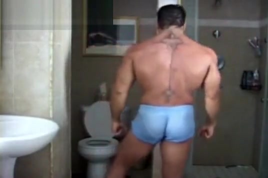 Nick Harmon takes a shower and shows off