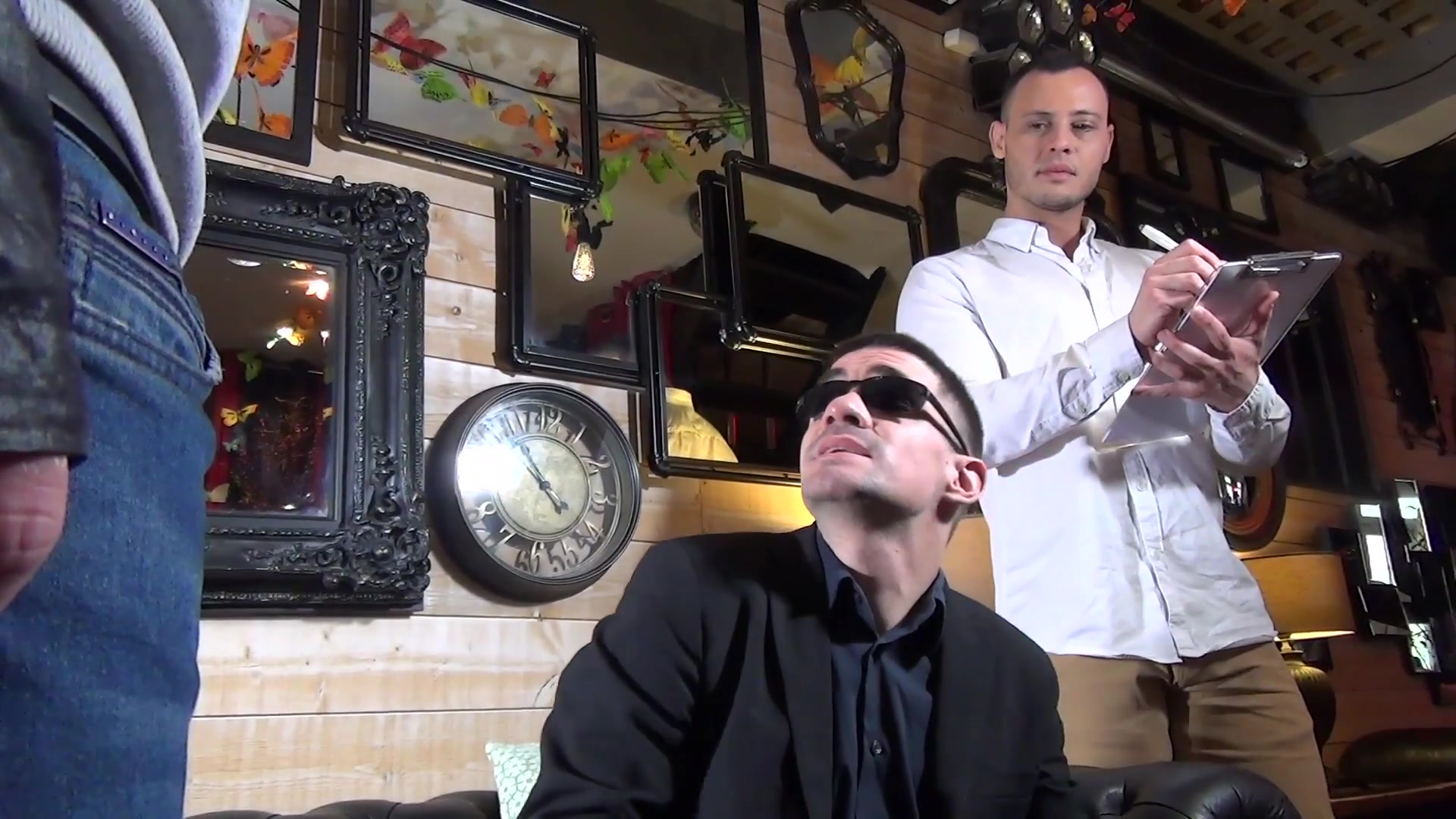 David And Hugo, Tv Showmen Serving Mars Gymburger