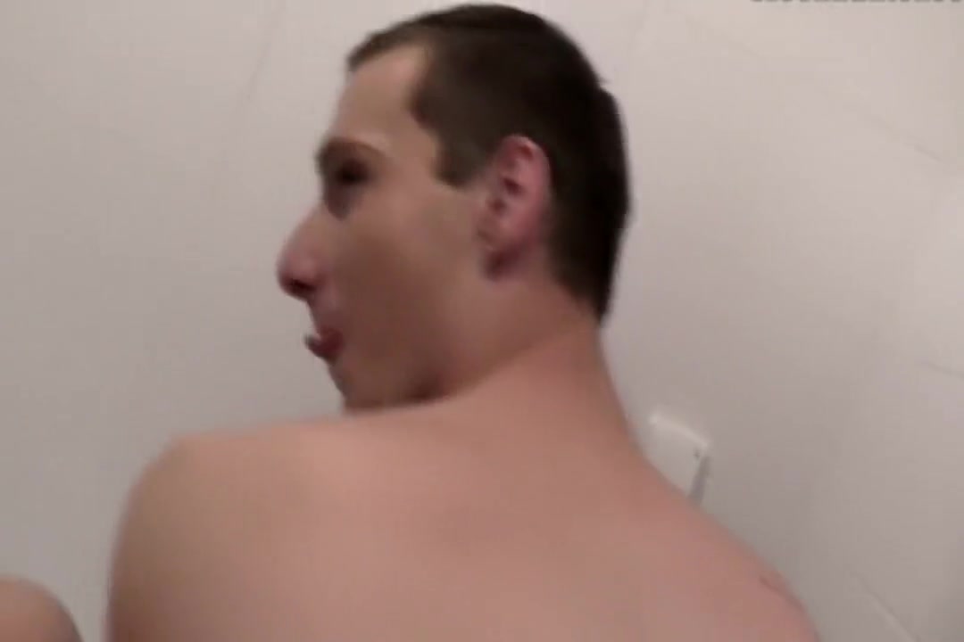 Czech hunter pays 2 str8 boys for sex