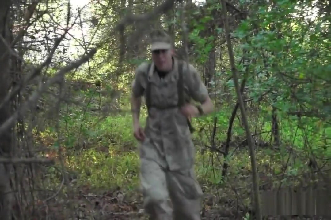 Army Dude Seduces the soldier