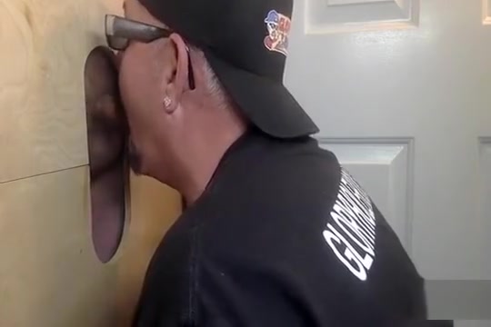 Mechanic gets serviced at gloryhole