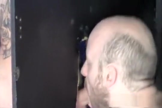 Aussie Jayden gets gloryhole BJ