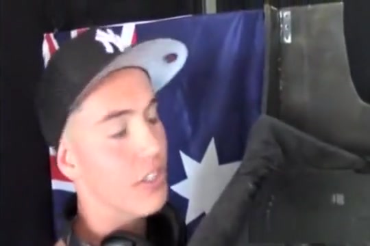 Aussie Jayden gets gloryhole BJ