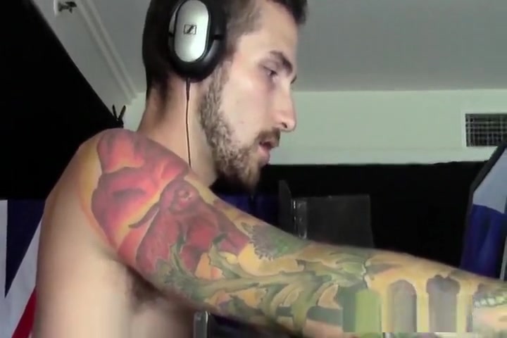 Sean gets sucked at gloryhole