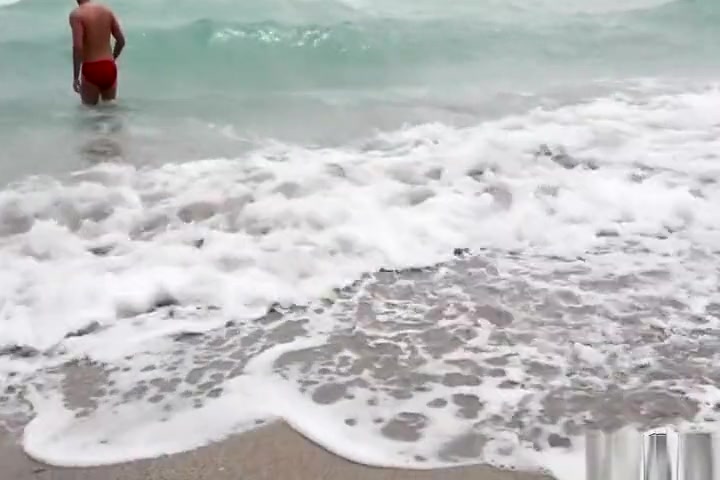 Rich Kelly shower jerking off