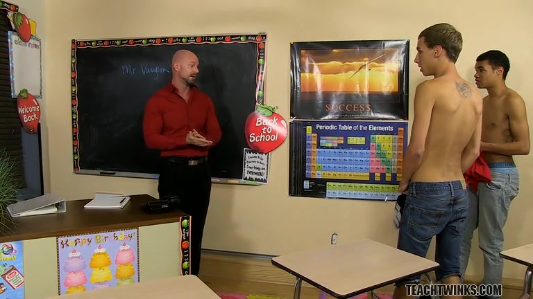 Mitch Catches His Twinky students 18+ - Jordan Thomas, Mitch Vaughn And Robbie Anthony