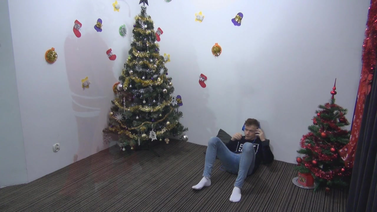 Gizzy and Tristan - Xmas - CruisingPorn