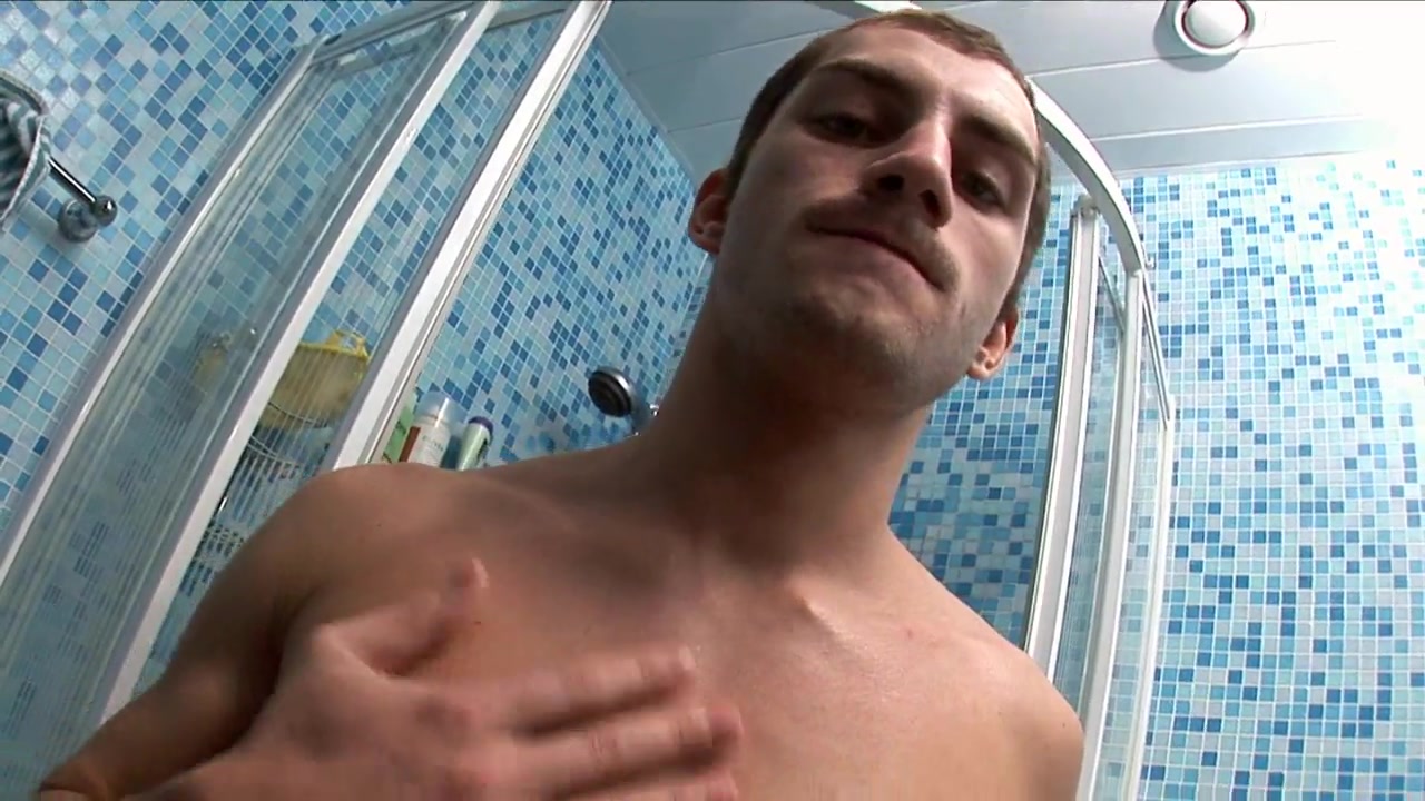 Dimitry Hens in the Shower - CruisingPorn