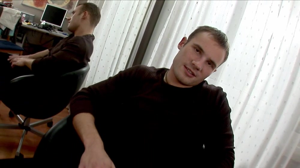 Stefan Kramer in Black - CruisingPorn