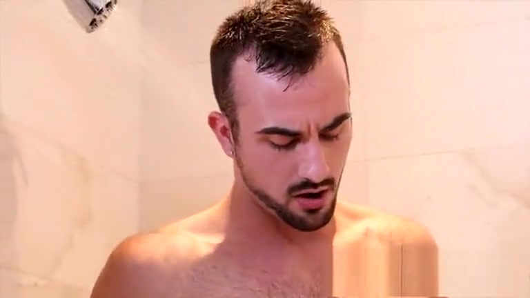 Yoga Shower Creep - Mason Lear e Tryp Bates