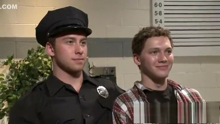 Officer Maguire (Dominado e )