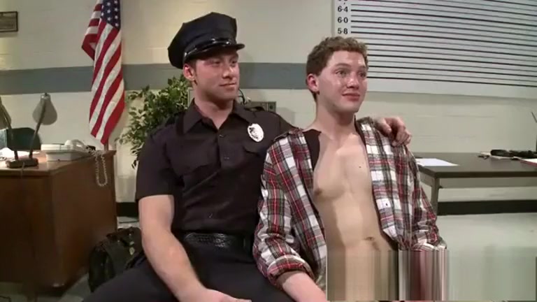 Officer Maguire (Dominado e )