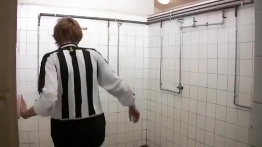 2 Hot Footy Players in Shower - HOT