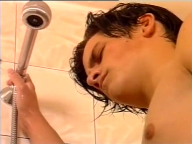 Showering Boys Germthre