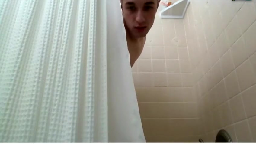 Straight Guy Showers
