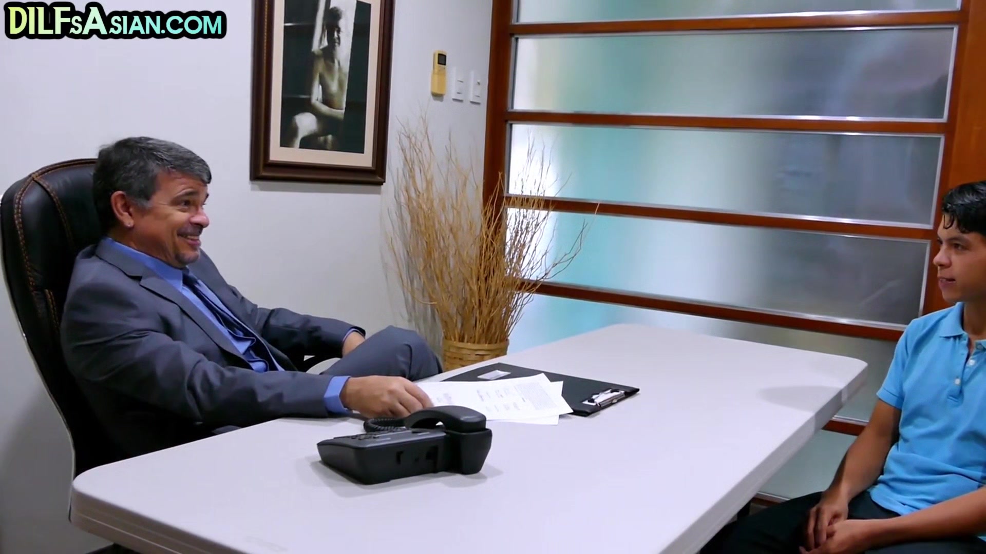 Amateur business DILF fucks Asian 21yo twink in office